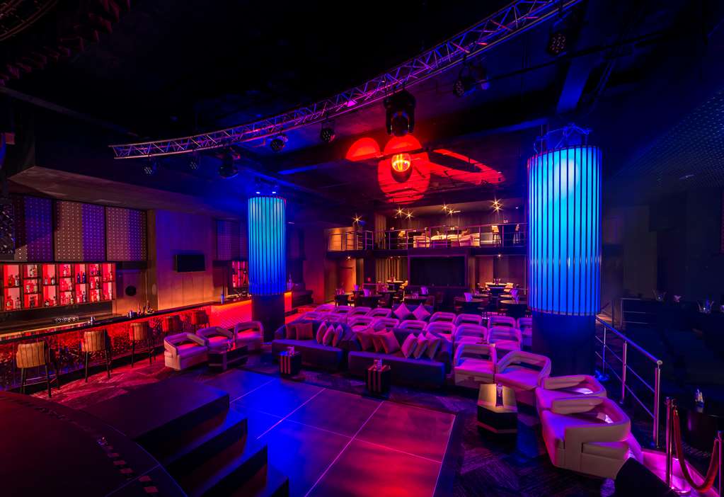 Haven Riviera Cancun MOONS CABARET SIGNATURE