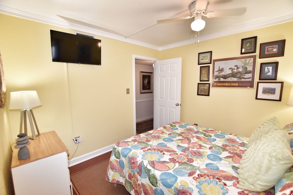 0401 Waters Edge Resort 3 Bedroom Condo by RedAwning - photo 8