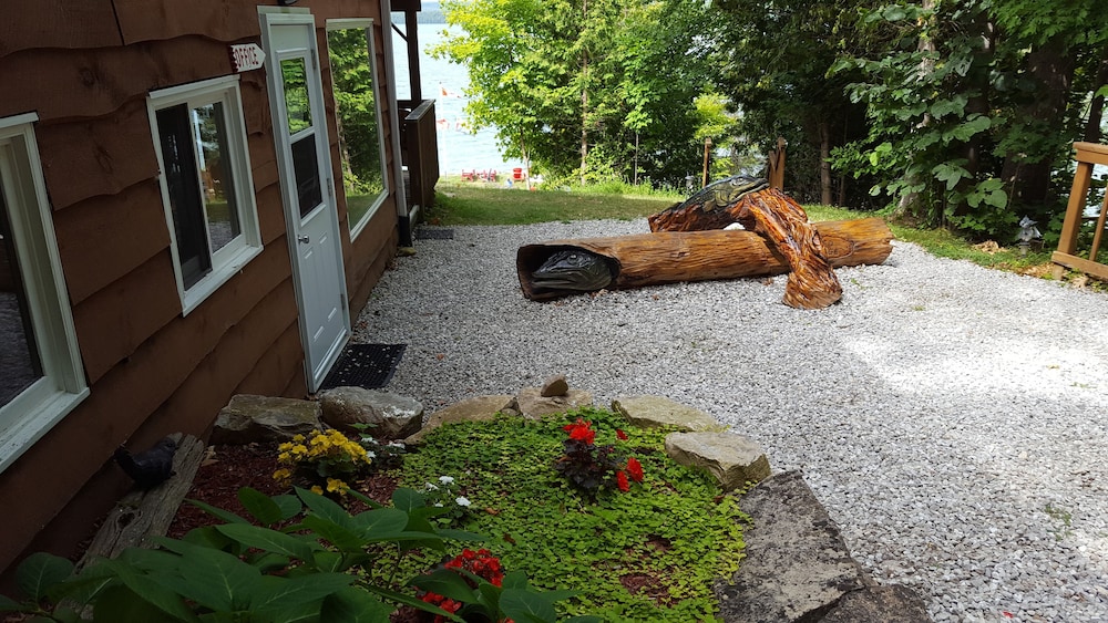Red Lodge Resort — hotel in Little Current