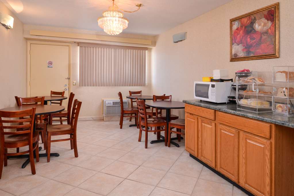 Americas Best Value Inn Pittsburgh Airport - photo 24