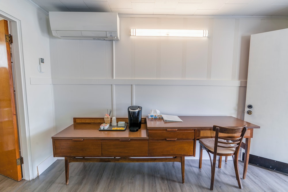 Mount Coolidge Motel - photo 28