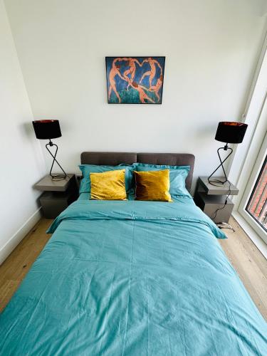Luxury apartment in central London with private balcony — 4-Star Luxury Hotel in London, United Kingdom
