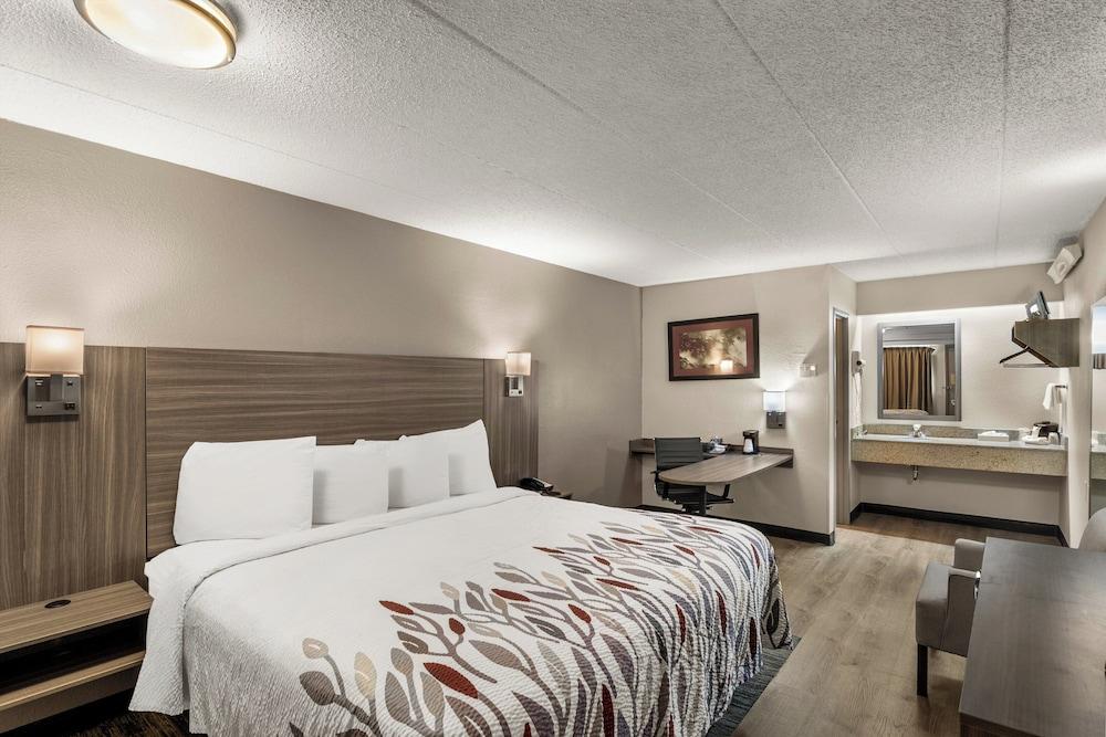 Red Roof Inn Enfield - photo 12