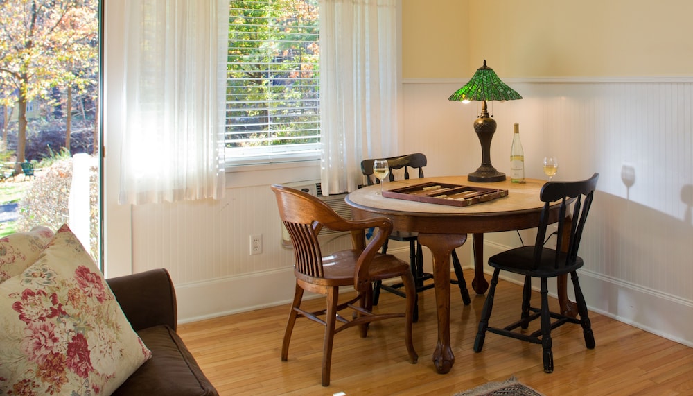 The Woodstock Inn on the Millstream - photo 13