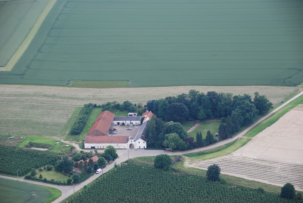Kamerijck Bed & Breakfast — 4-Star Luxury Hotel in Gingelom, Belgium