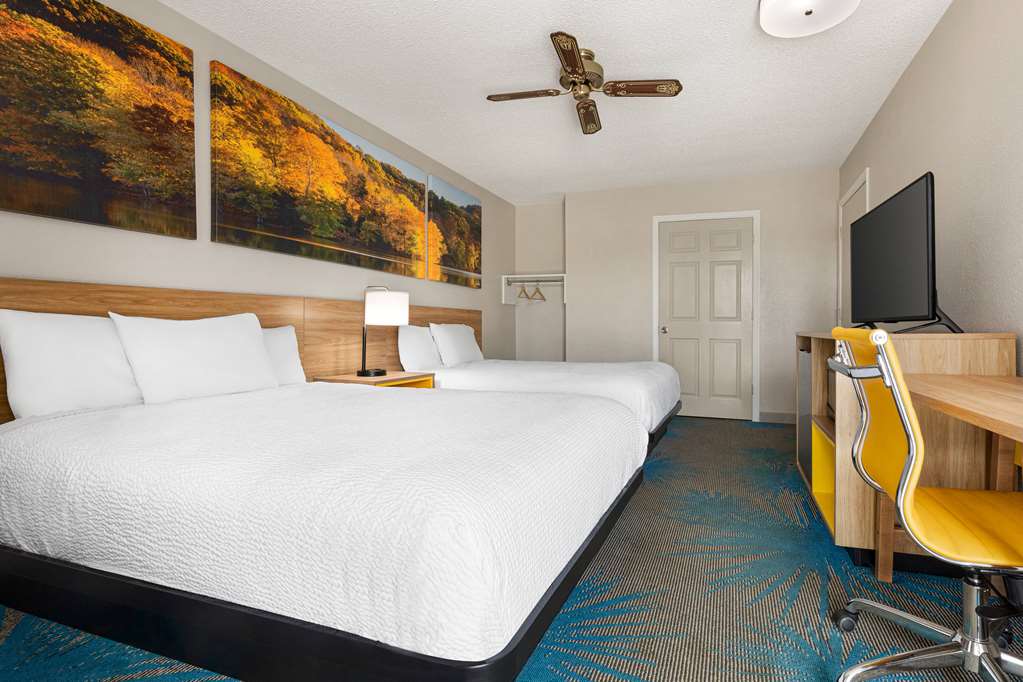 Days Inn by Wyndham Demopolis - photo 19