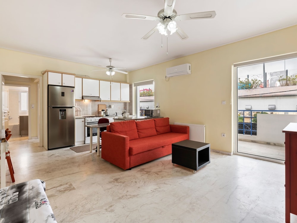Apartment in Piraeus Near Monastiraki Square — 4-Star Luxury Hotel in Piraeus, Greece