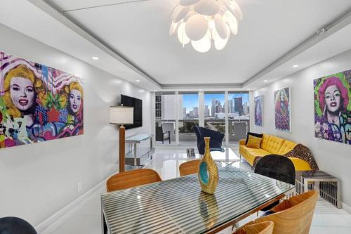 Funkin' Fabulous Water & City Views 4BR — 4-Star Luxury Hotel in Miami, United States