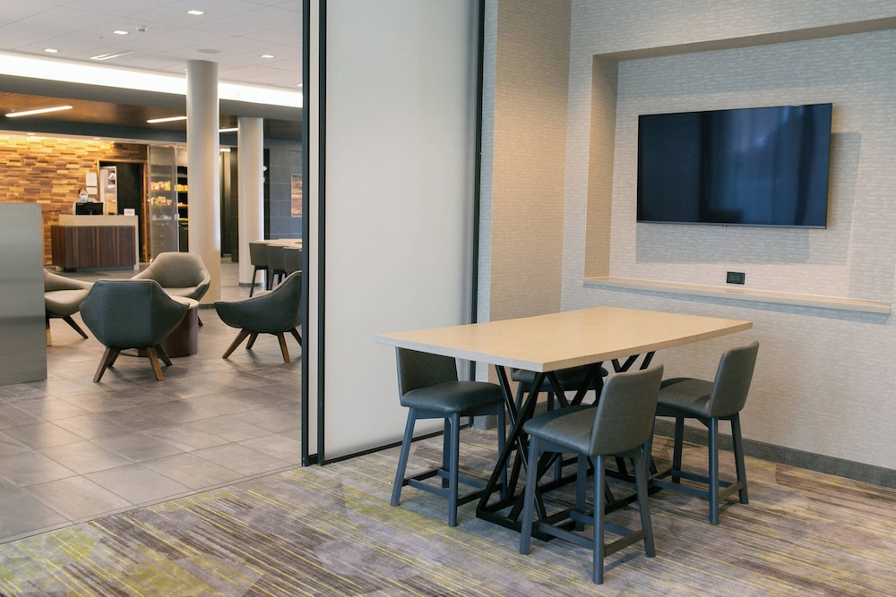 Courtyard by Marriott Elkhart - photo 18