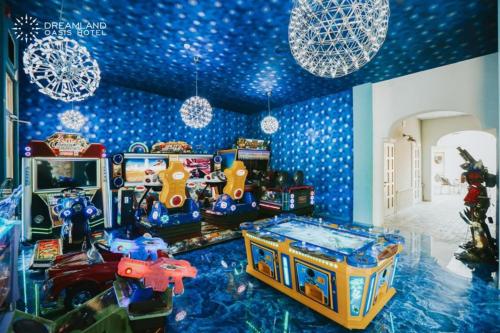 Dreamland Oasis 1st floor Apartment With a Garden by the Sea