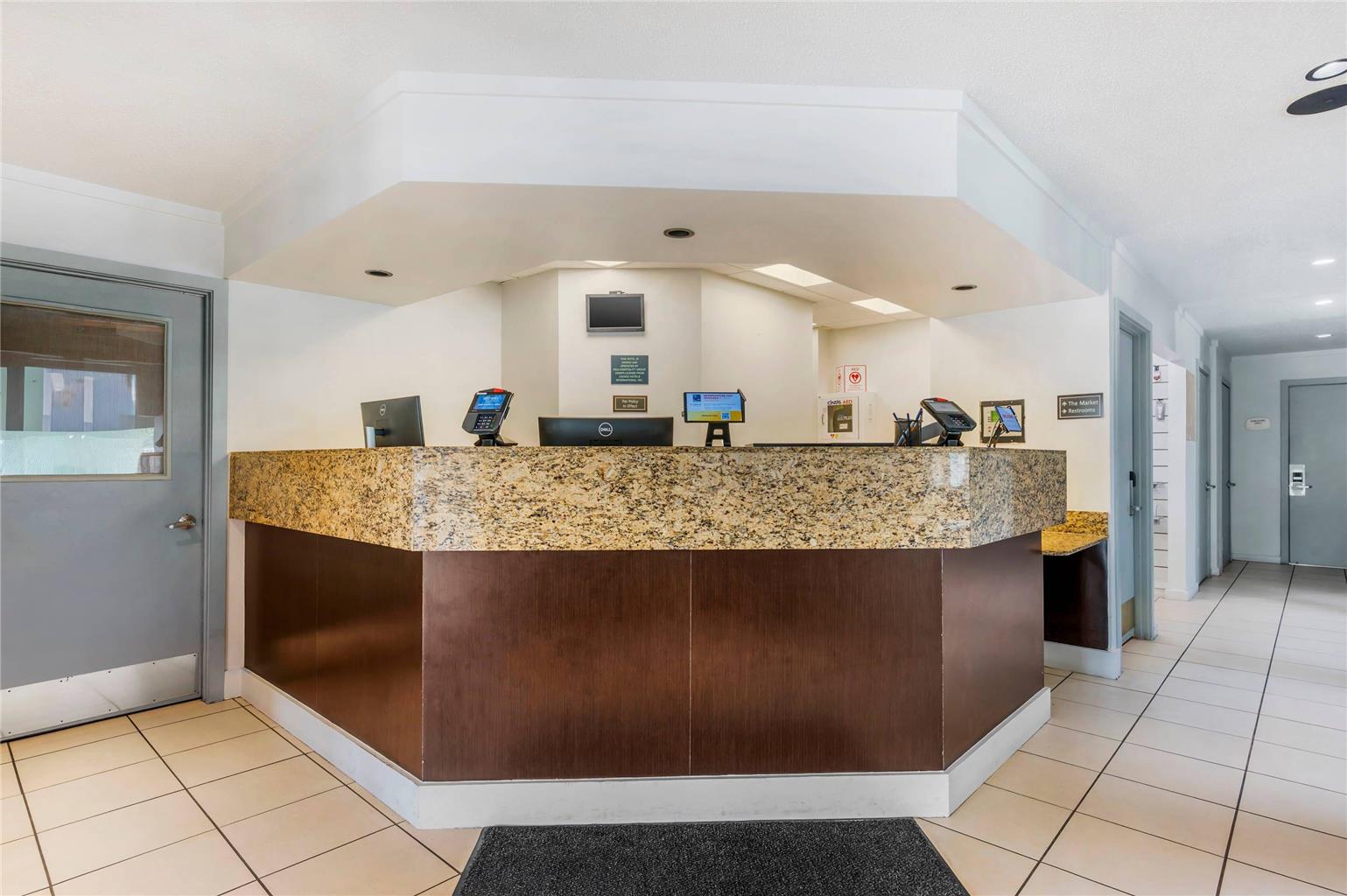 MainStay Suites St. Louis Galleria - photo 7