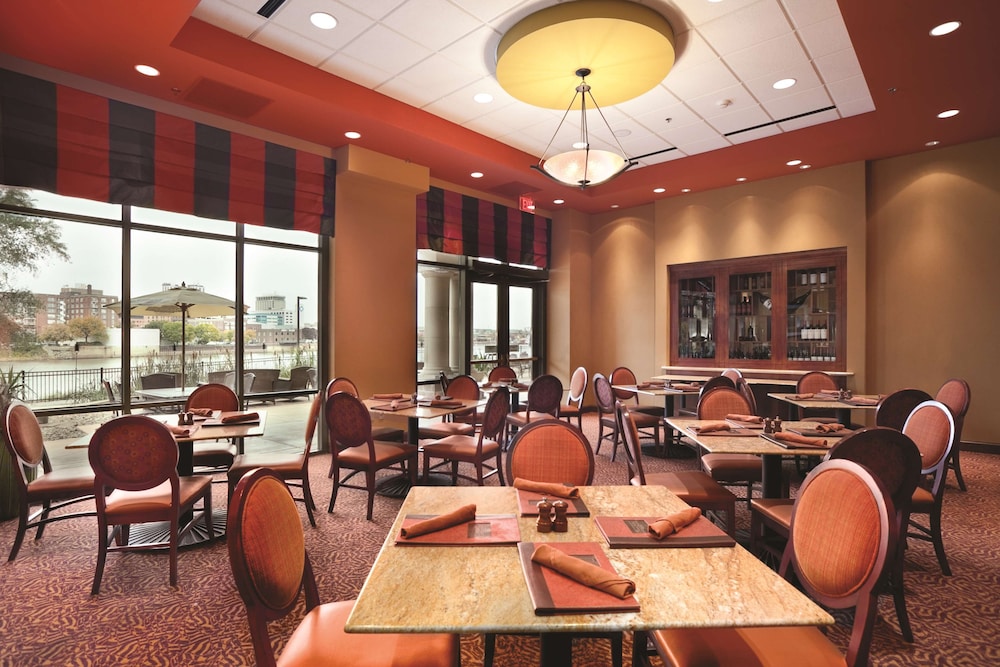 Embassy Suites by Hilton E Peoria Riverfront Conf Center - photo 31