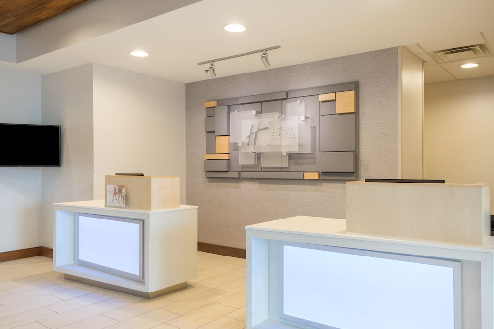 Holiday Inn Express Hotel & Suites Frankfort by IHG - photo 40