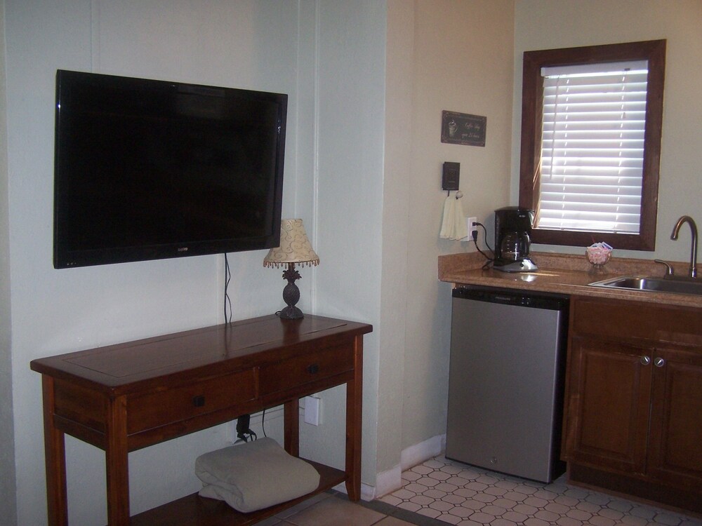 Blanco County Inn - photo 55