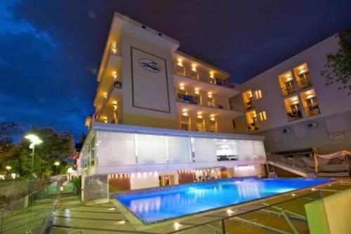Hotel Lido — hotel in Cattolica
