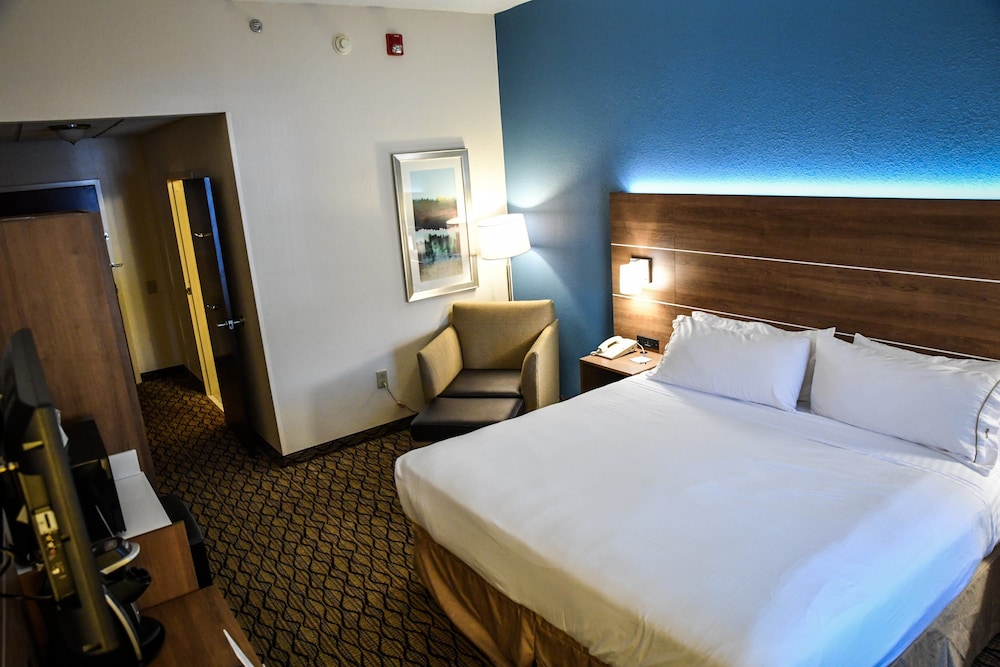 Holiday Inn Express Hotel & Suites Concord by IHG - photo 5