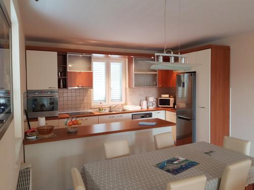 Apartments Laus