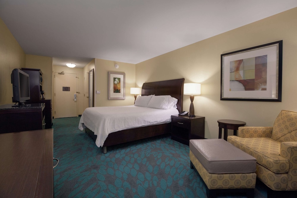 Hilton Garden Inn Fargo - photo 32