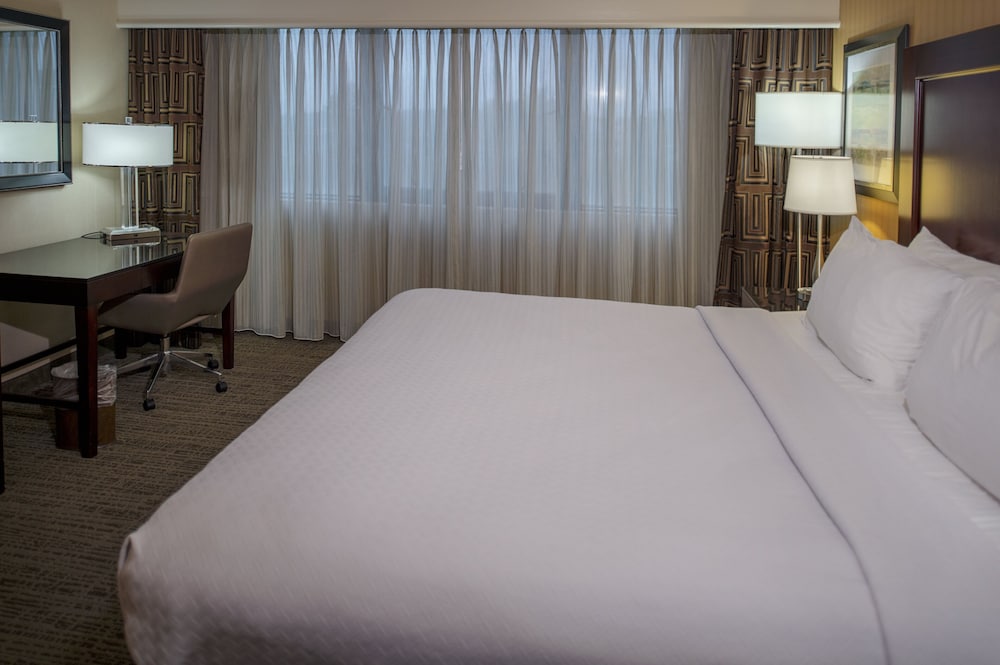 Crowne Plaza St. Louis Airport by IHG - photo 38