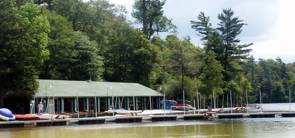 Crestmont Inn - photo 40