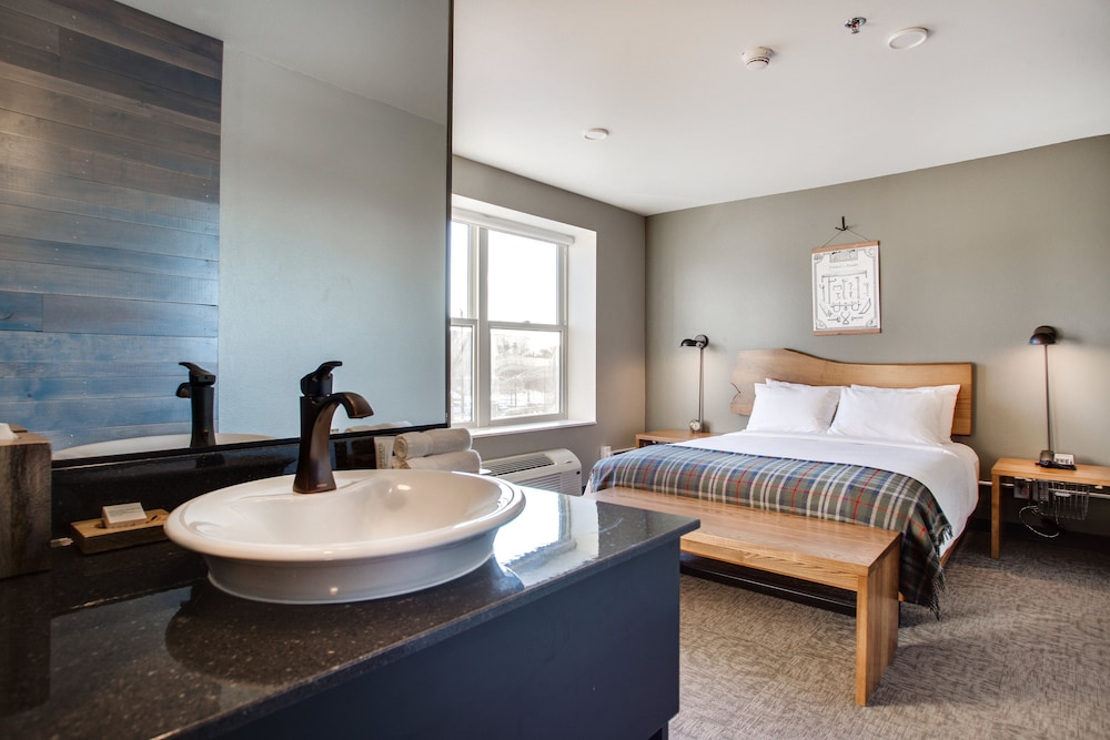 The Oxbow Hotel - photo 16