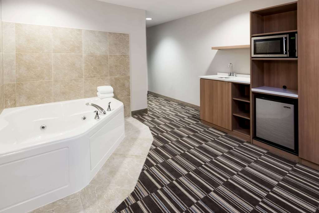 Microtel by Wyndham Penn Yan Finger Lakes Region - photo 11