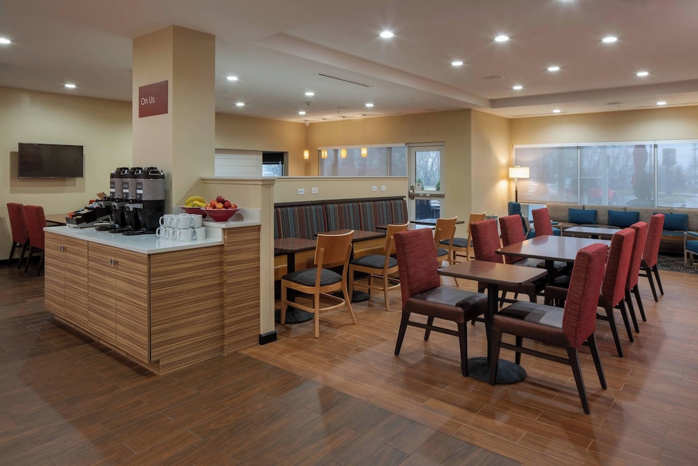 TownePlace Suites by Marriott Clarksville - photo 34