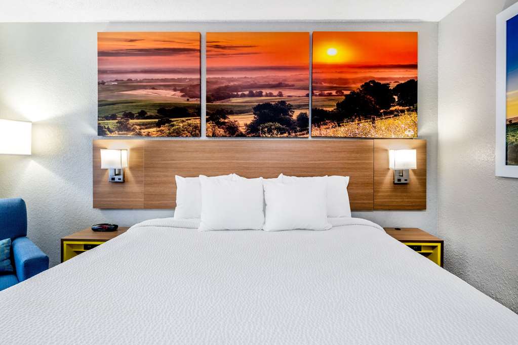 Days Inn by Wyndham Sioux Falls Airport - photo 30
