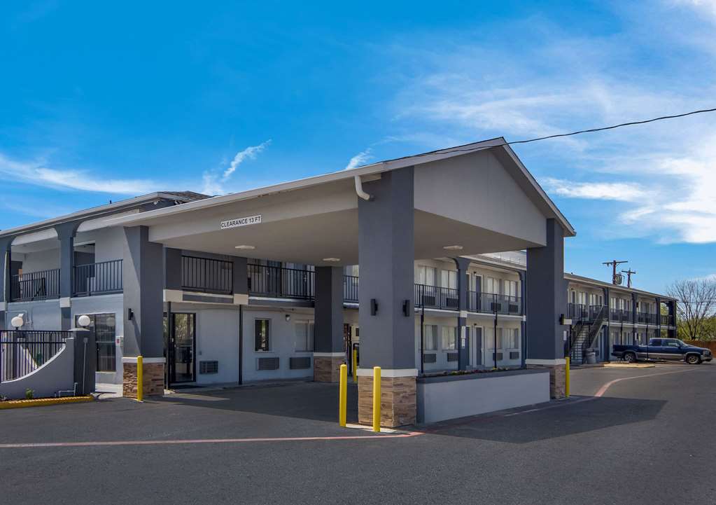 Super 8 By Wyndham Waco North I 35 — Waco