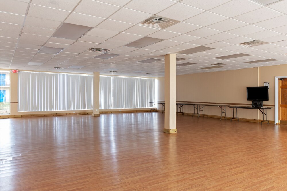Travelers Place Inn & Suites - photo 43