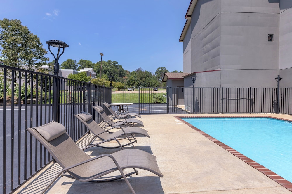 Americas Best Value Inn And Suites Clinton Jackson - photo 20