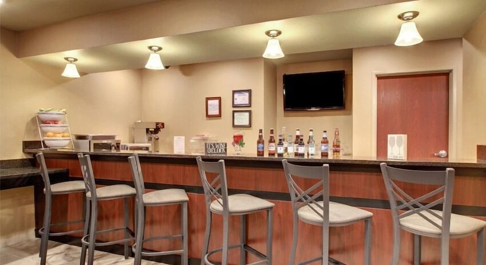 Cobblestone Inn & Suites Altamont - photo 45