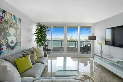 Only in My Dreams Direct Water View Luxury Condo — 4-Star Luxury Hotel in Miami, United States