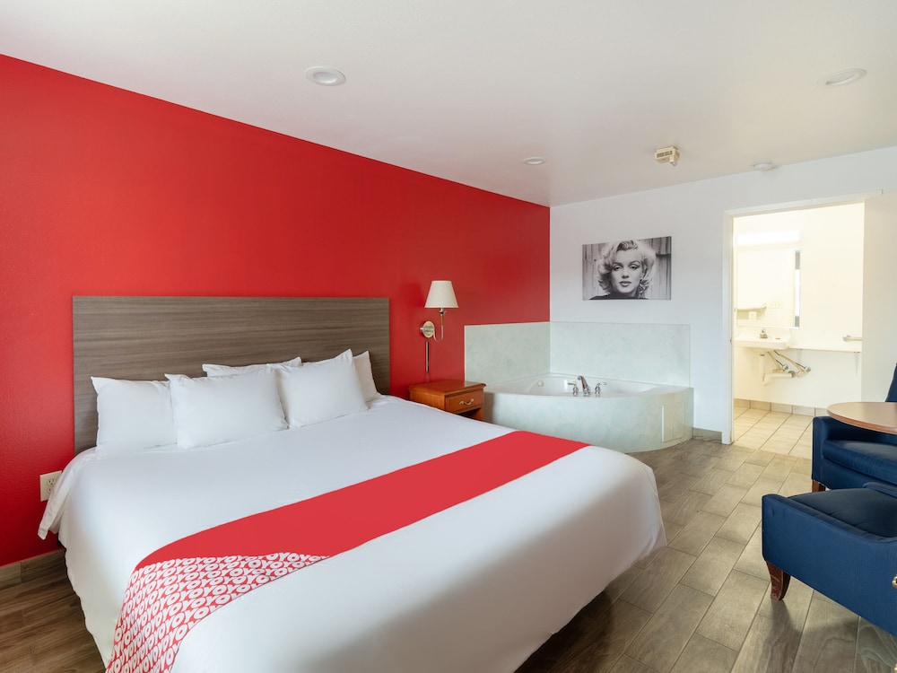 OYO Hotel San Antonio near AT&T Center - photo 13