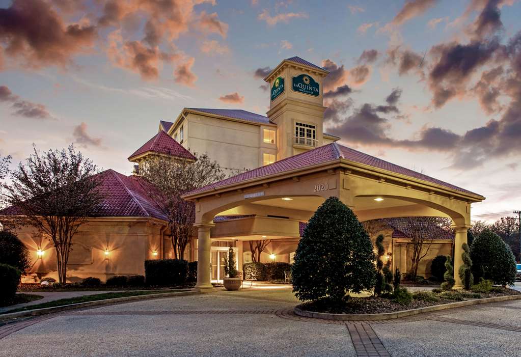 La Quinta Inn & Suites by Wyndham Winston Salem - photo 6