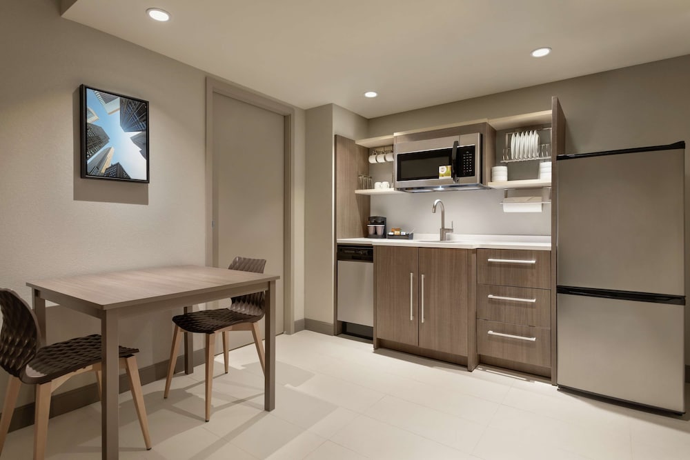 Home2 Suites by Hilton Chicago River North - photo 19