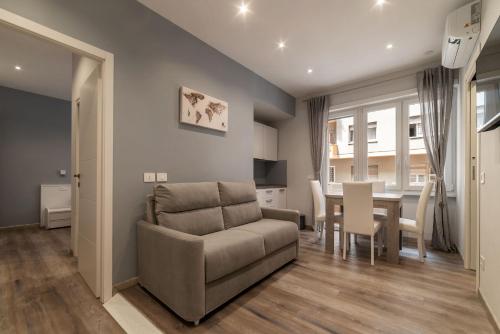 GuestHost Metro Cipro Lovely Apartment X6 — 4-Star Luxury Hotel in Rome, Italy