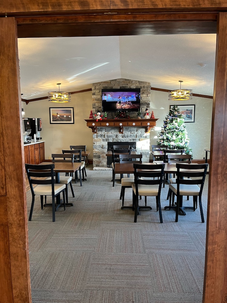 Fireside Inn and Suites - photo 2
