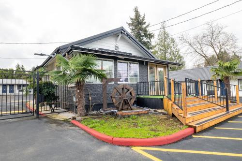 Courtesy Inn Motel - photo 7
