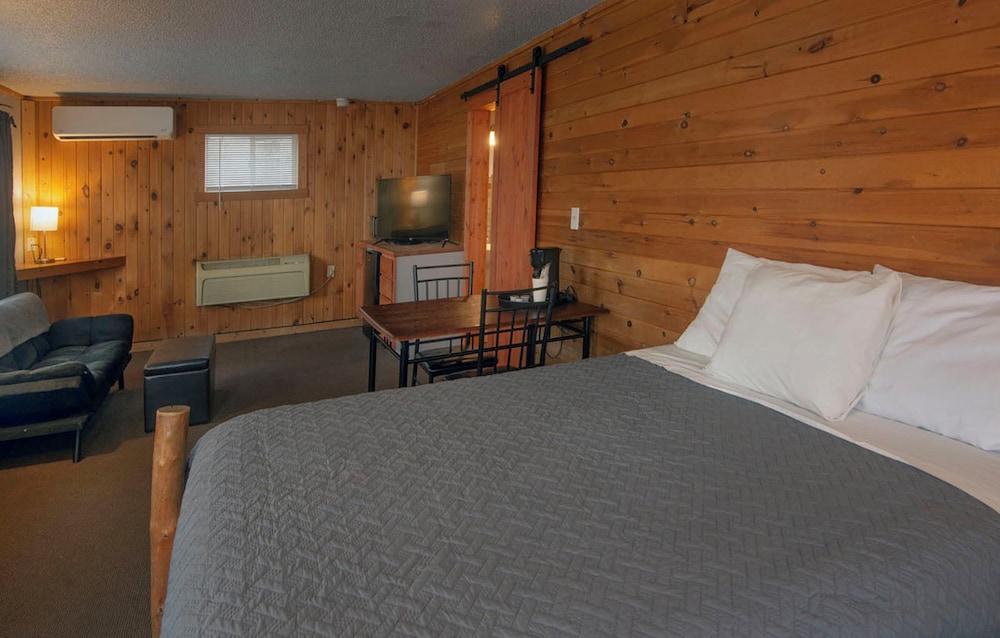 Rustic Inn - photo 3