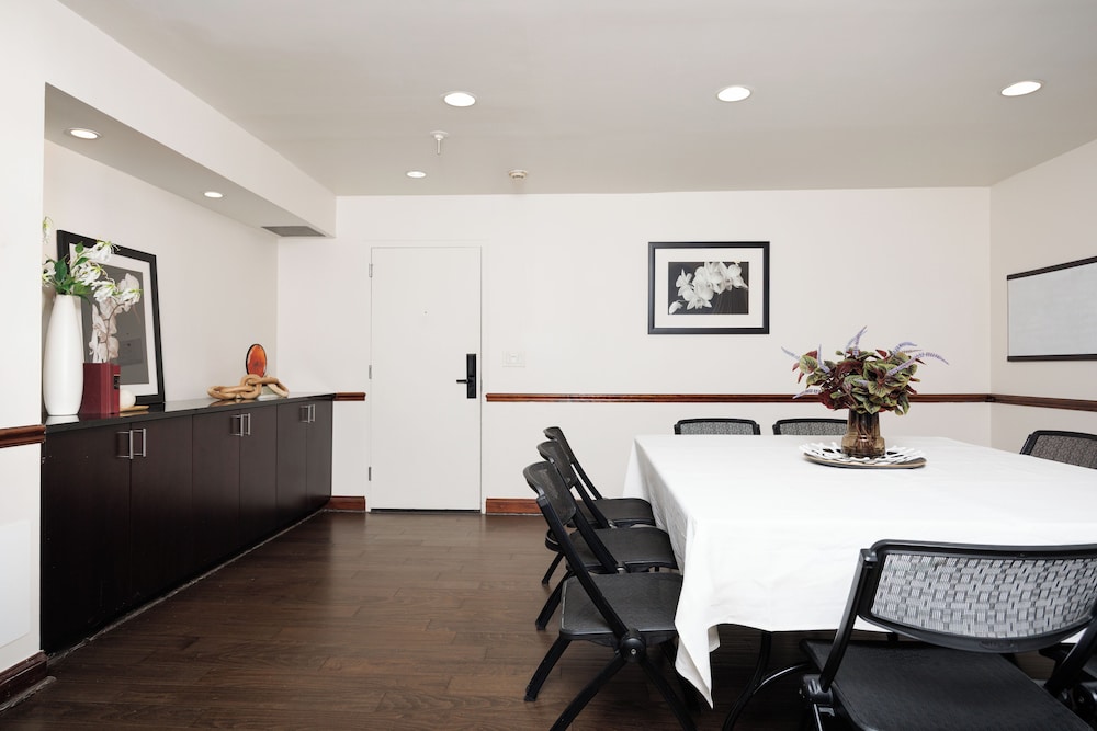 The Andrew Hotel - photo 31