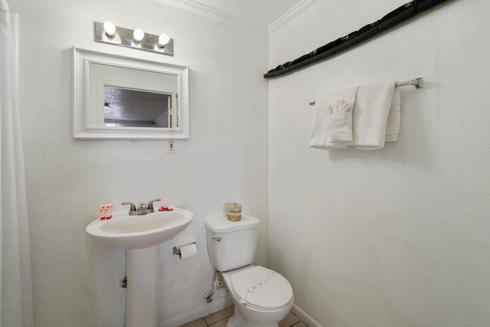 OYO Hotel Rockport Bay View - photo 42