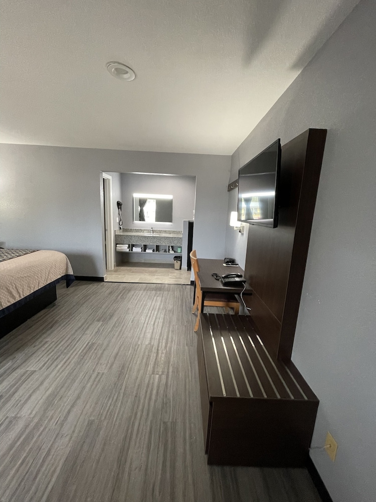 Ridge Motel - photo 18