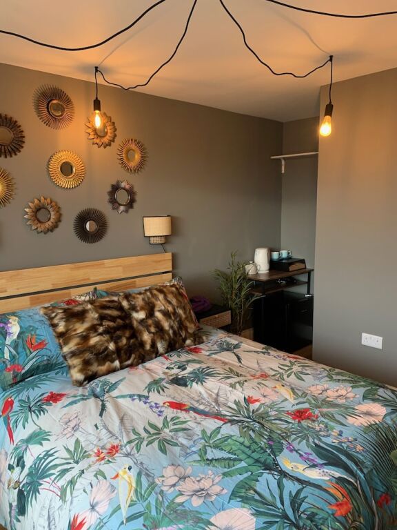 Tenby house for 6 with 2 parking spaces — 4-Star Luxury Hotel in Tenby, United Kingdom