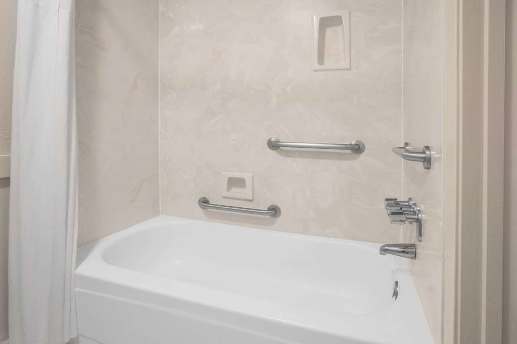 Days Inn by Wyndham Ruston LA - photo 15