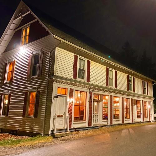 Harbor House Hotel by Umaniii in Jonesport Maine — hotel in Jonesport