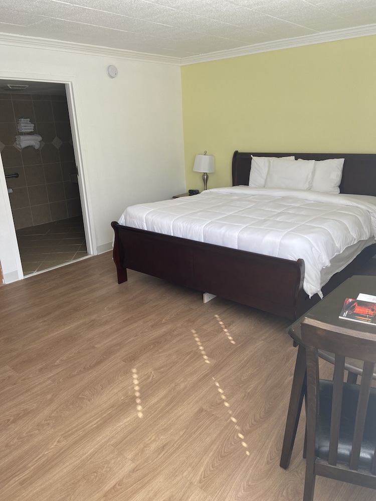 Ramada by Wyndham Butler Tesla Biohealing Resort - photo 22