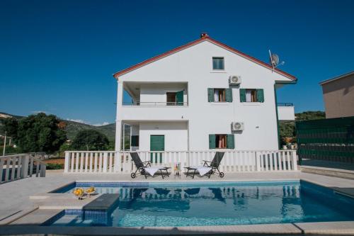 Villa Dagovi in Vrsine Haus für 9 Personen — 4-Star Luxury Hotel in Marina, Croatia