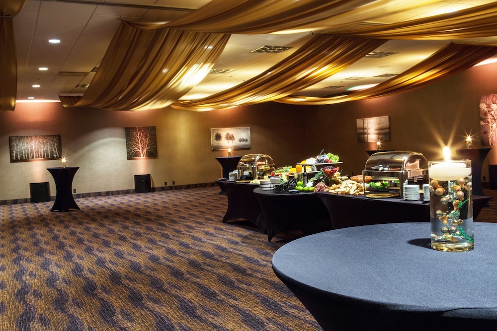 Holiday Inn Downtown Mercy Area by IHG - photo 28