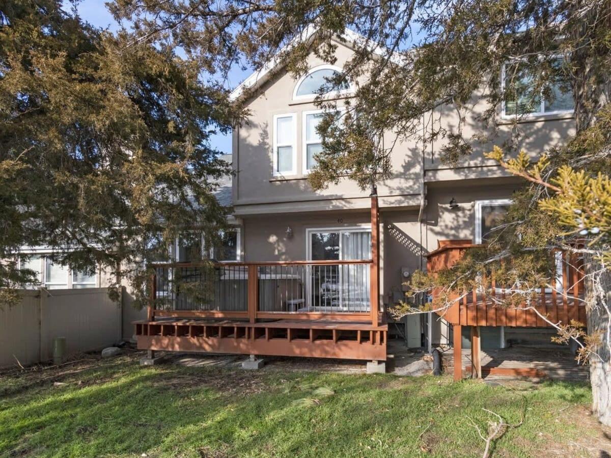 Lovely 4 BDR Home with Private Hot Tub Near Trails — 4-Star Luxury Hotel in Cottonwood Heights, United States
